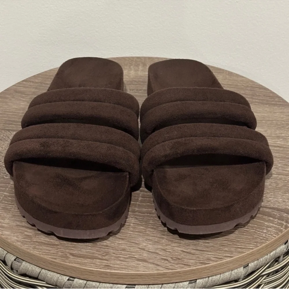 Varley Giles Quilted Suede Slides 2.0 - Picture 2 of 6